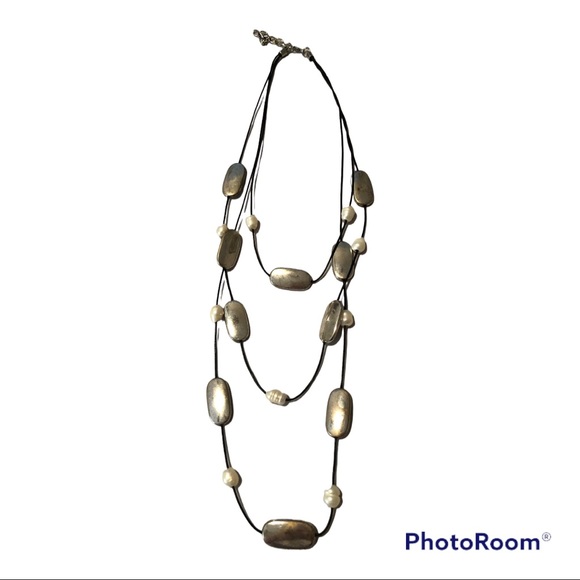 Silver-looking Necklace - Picture 1 of 3